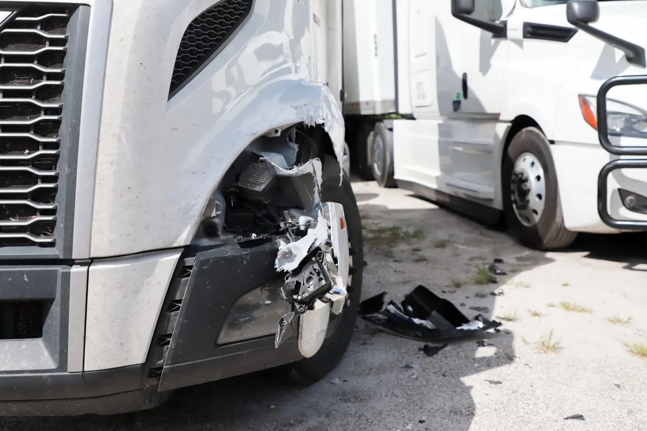 Trucking Accident Lawyer in Fontainebleau | Bello Law PA | My Private Attorney